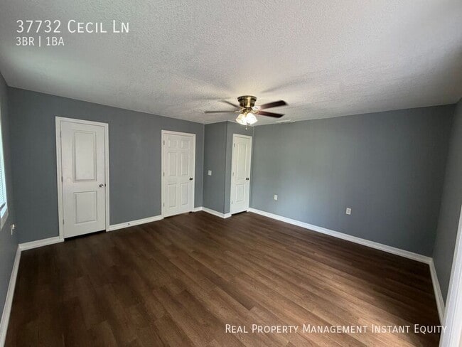 Building Photo - 37732 Cecil Ln