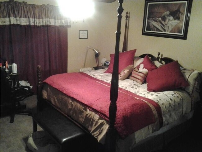 Building Photo - 2825 Mesa Valley Dr