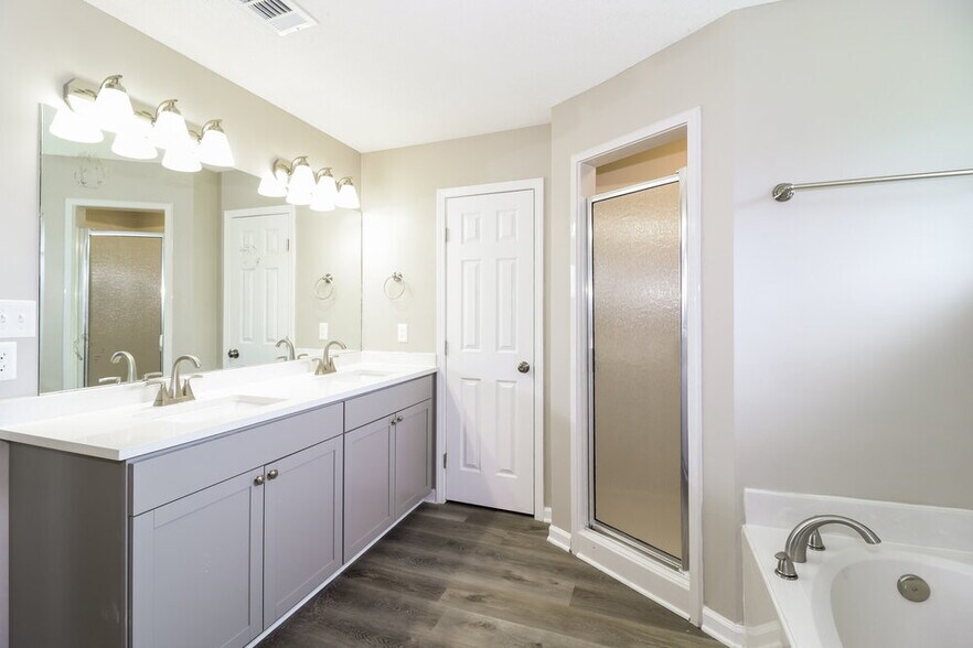 Building Photo - 990 Jessa Cove