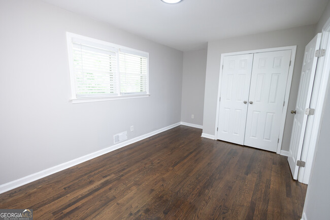 Building Photo - 2689 Collier Dr NW