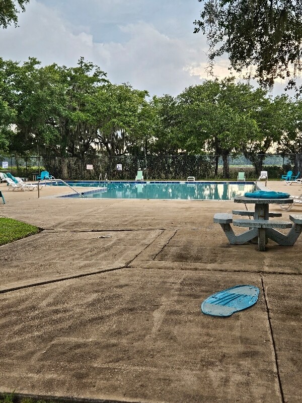 Building Photo - 4599 Palm View Cir