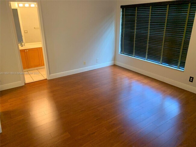 Building Photo - 10911 Jewel Box Ln