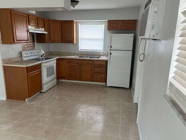 Building Photo - Peaceful Alva Living Near Caloosahatchee Park – Easy Access to SR-80
