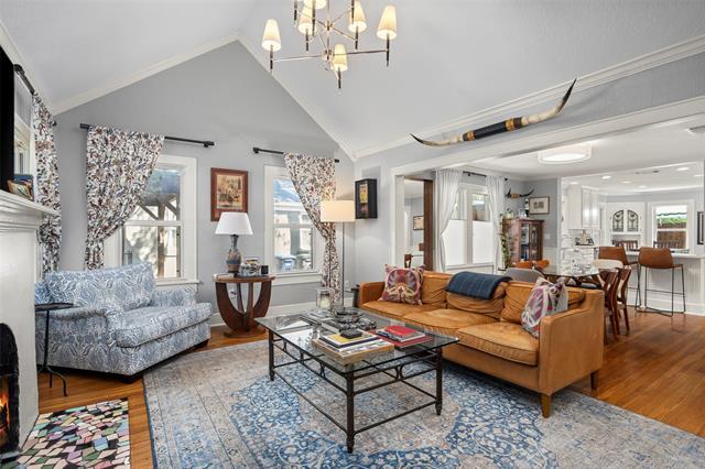 Building Photo - 2205 Stanley Ave