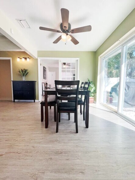 Dining room - 1078 58th Ave S