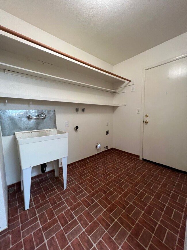 Building Photo - Now Available! In Madera Ranchos