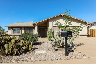 Building Photo - 2300 E Chicago St