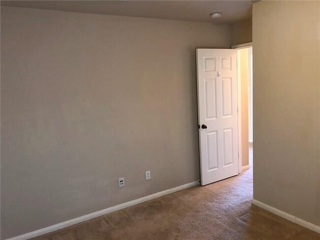 Building Photo - 4105 Meadow Bluff Way