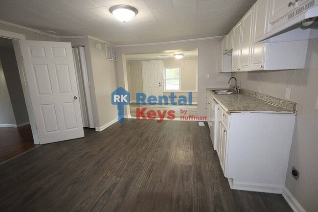 Building Photo - 3450 Koressel Ave