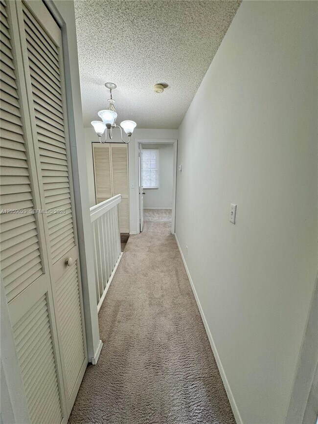 Building Photo - 16743 Hemingway Dr