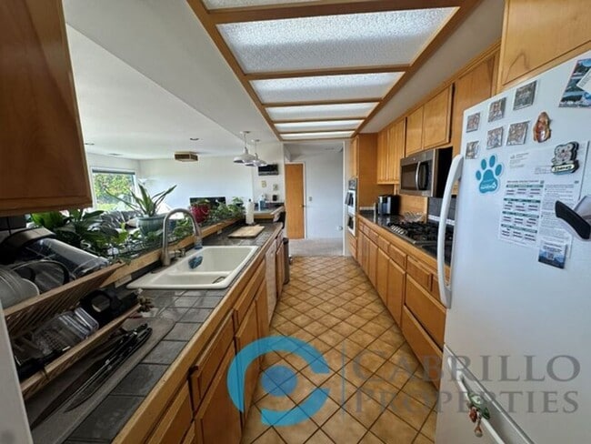 Building Photo - 2620 Deerpark Dr