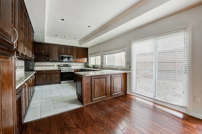 Building Photo - 201 Vanderpool Ln