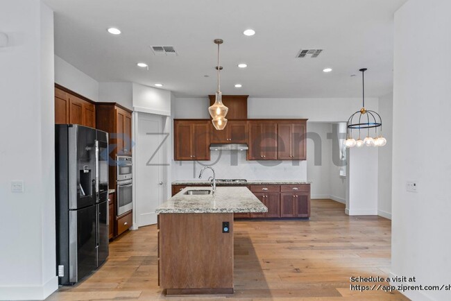 Building Photo - 8436 Compass Wy