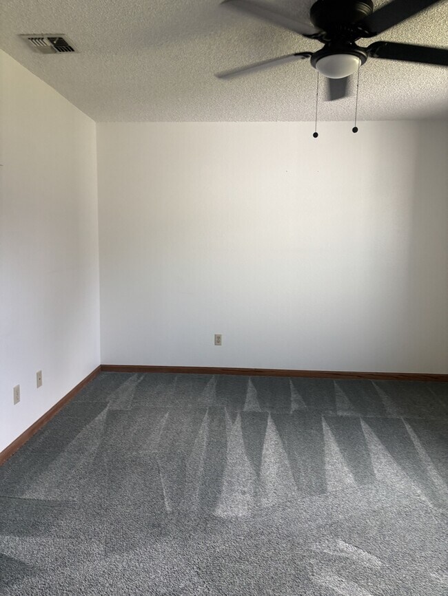Building Photo - 1712 Shasta Ct