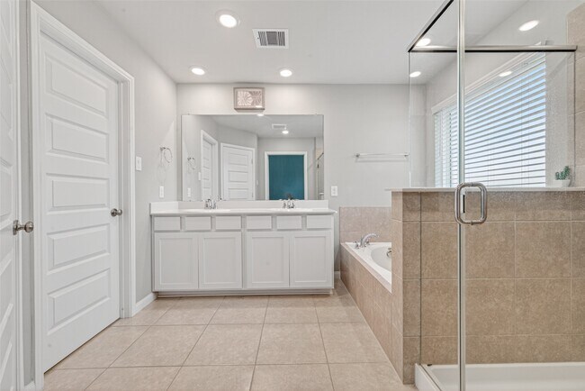 Building Photo - 11215 Pavonia Creek Ct