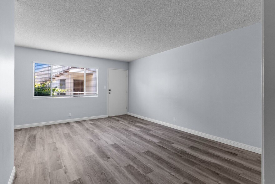 Building Photo - 425 Gaviota Ave