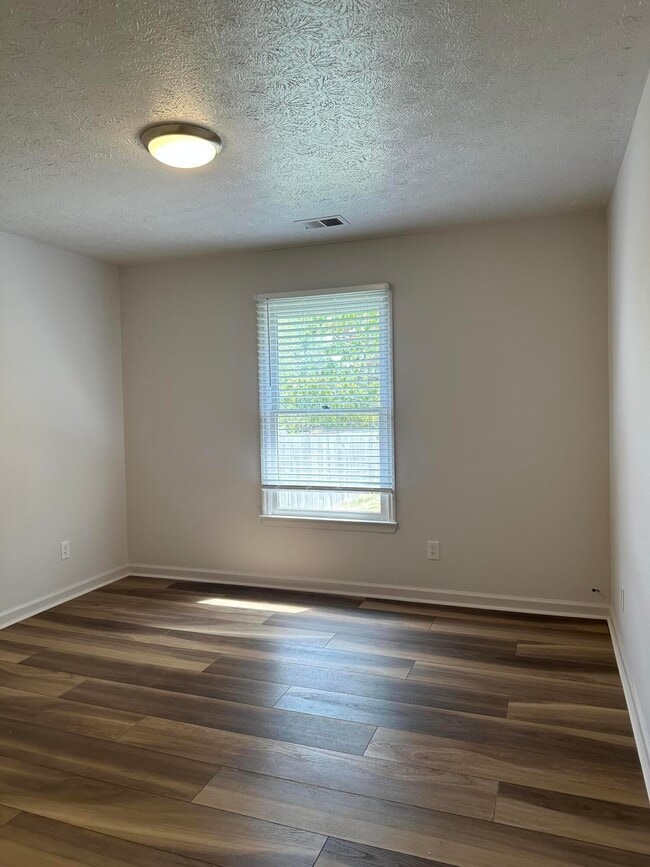 Building Photo - 969 Ridgebrook Rd
