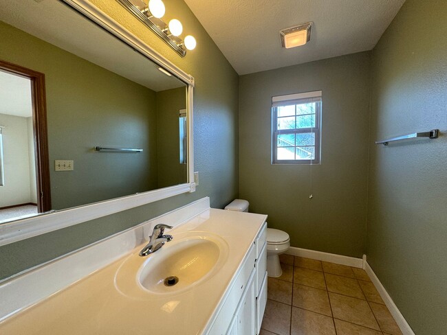 Building Photo - Summit’s Pass Beauty – Updated 3BR/2BA wit...