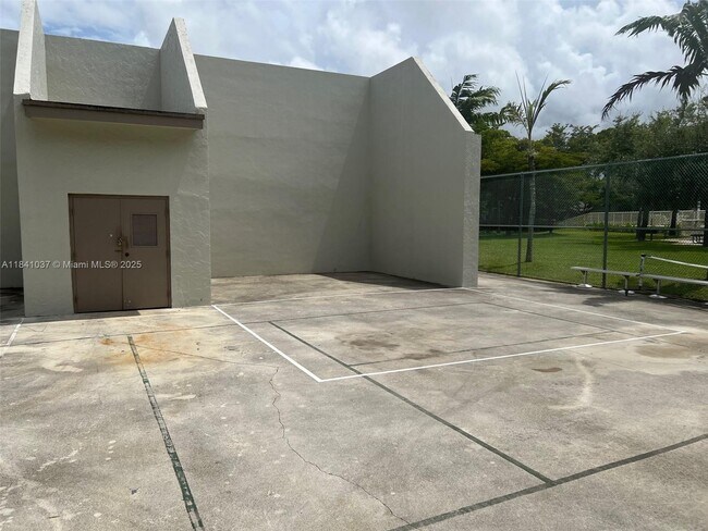 Building Photo - 11246 SW 104th St