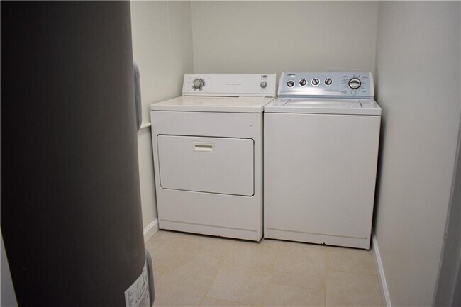 Building Photo - 2576 Peyton Woods Trail SW