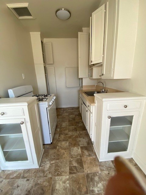 Floorplan - 320 S. Manhattan Place