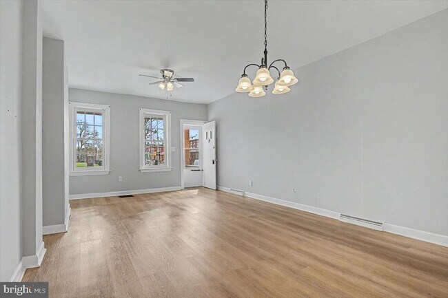 Building Photo - 203 N Dupont St