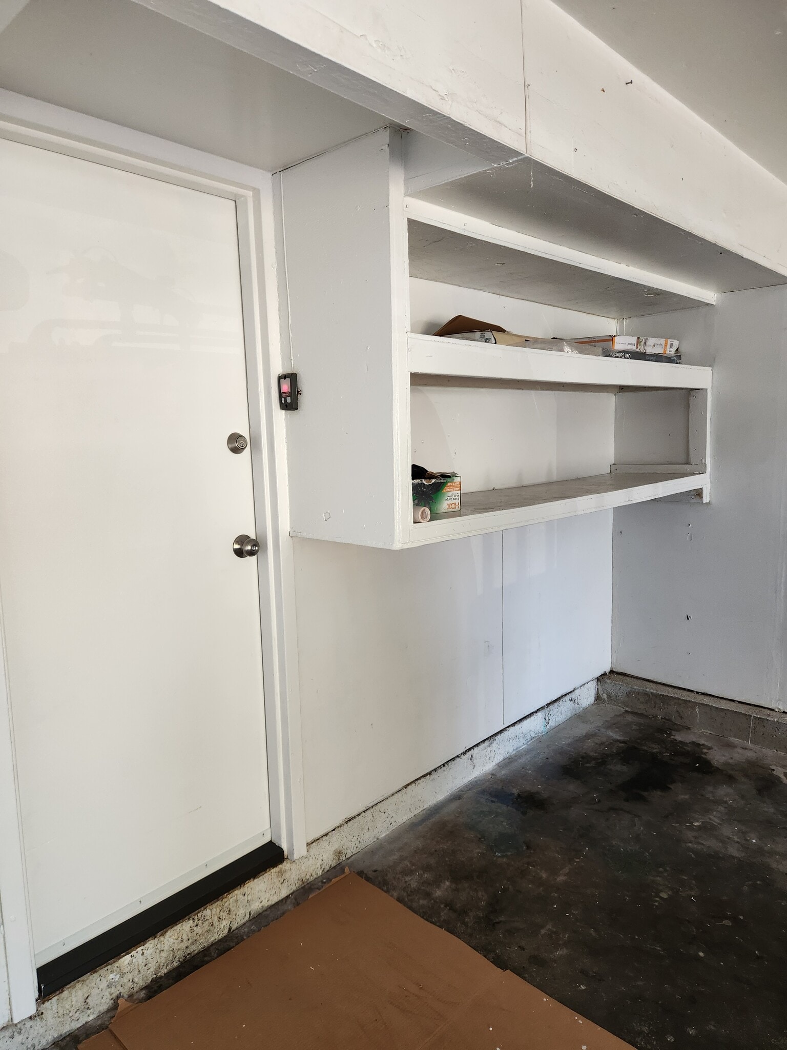 Building Photo - 14501 Tupper St