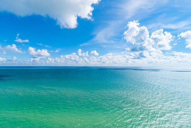 Building Photo - 16001 Collins Ave