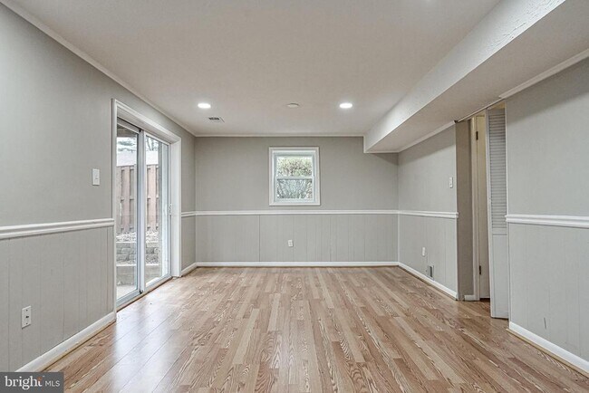 Building Photo - 5572 Kendrick Ln