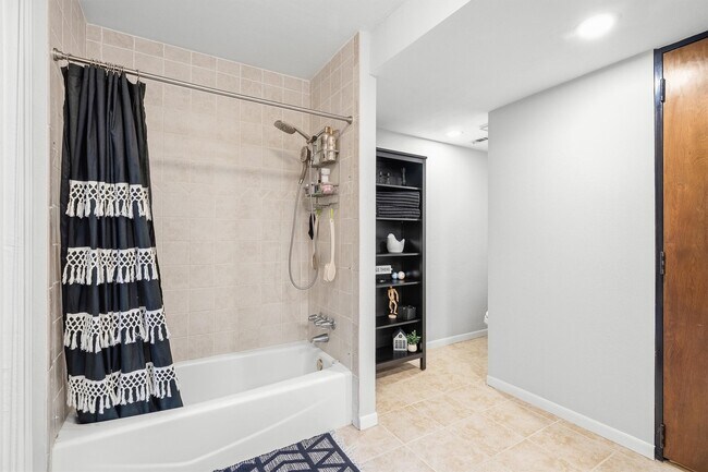 Building Photo - 29 Winged Foot Dr