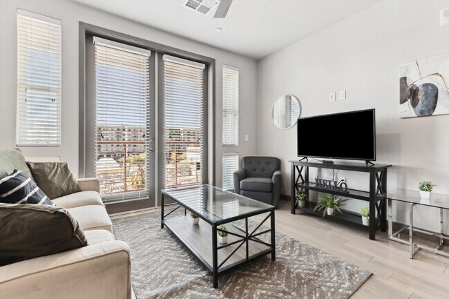 Building Photo - 400 N 2nd Ave