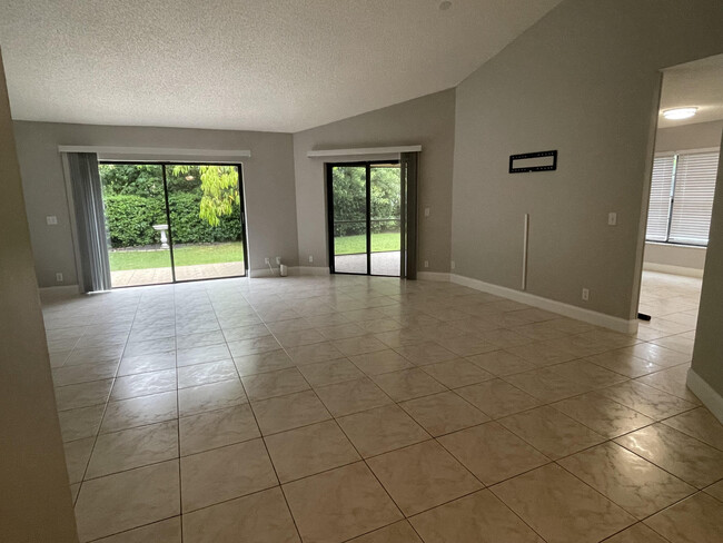 Building Photo - 9173 Tivoli Pl