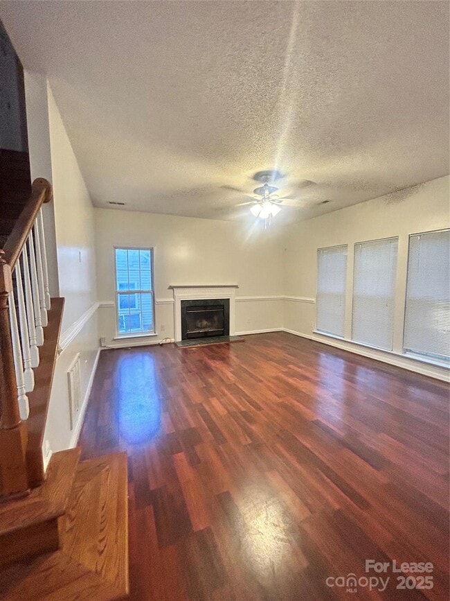 Building Photo - 7402 Shiras Ct