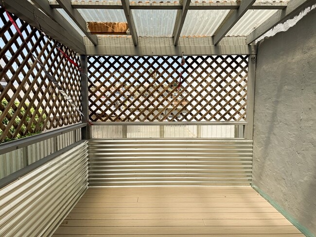 Building Photo - 158 N Ocean Ave