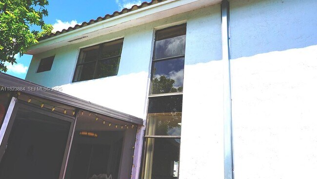 Building Photo - 1705 San Remo Cir