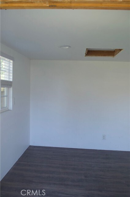 Building Photo - 2528 W Flower Ave