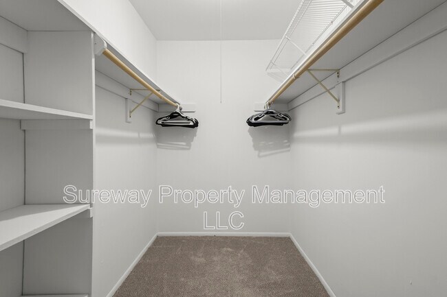 Building Photo - 1210 Aspen Dr