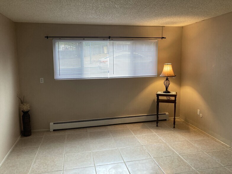 Building Photo - 4715 Scenic Cir