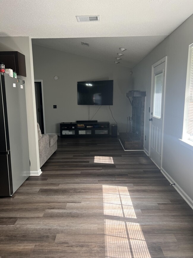 Building Photo - 822 Waterfield Dr