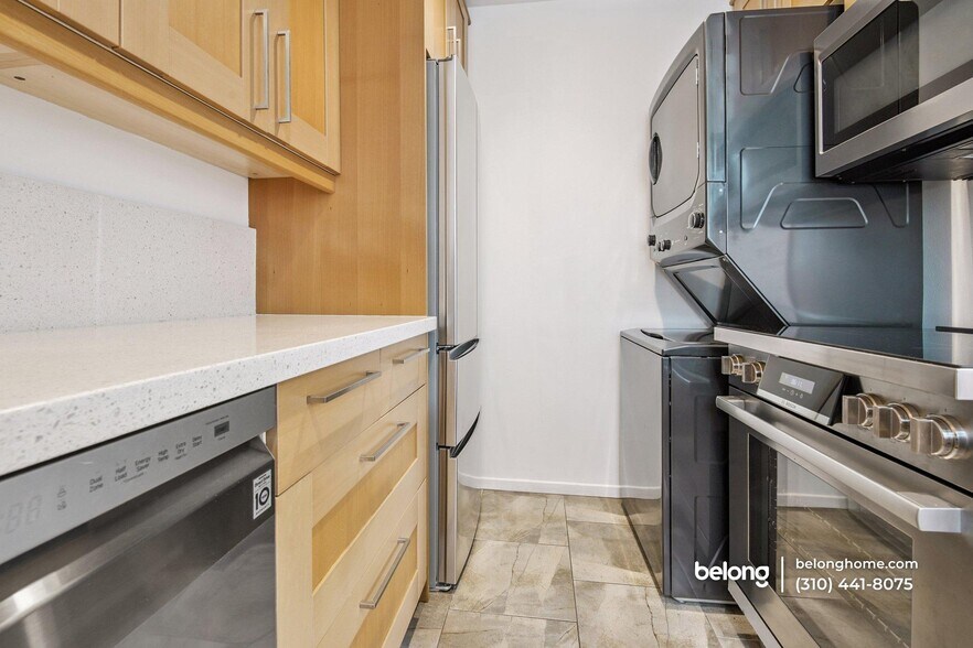 Building Photo - 1032 19th St