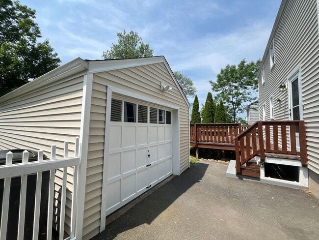 Building Photo - North Haven Single Family