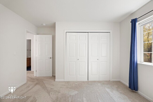 Building Photo - 11476 Discovery Park Dr