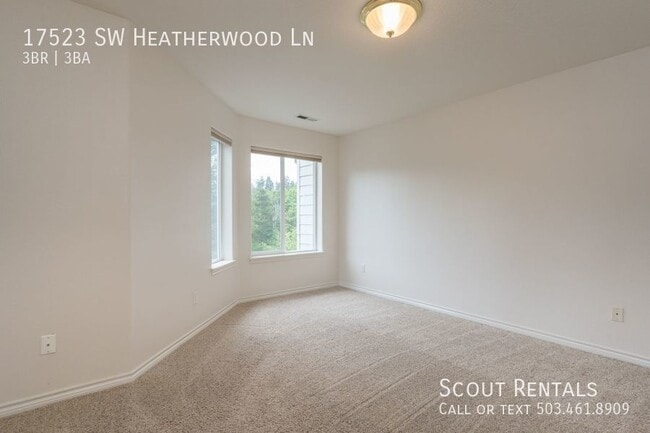 Building Photo - Spacious Sherwood Townhouse!