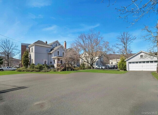 Building Photo - 42 Park Ave