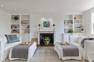 Building Photo - 1-bedroom, 1-bathroom fully updated residence features elevator access, outdoor space, central A/...