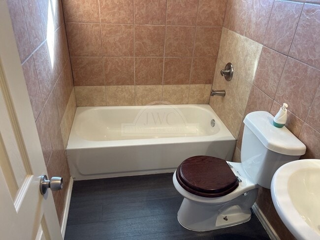 Building Photo - 1504 Redondo Dr