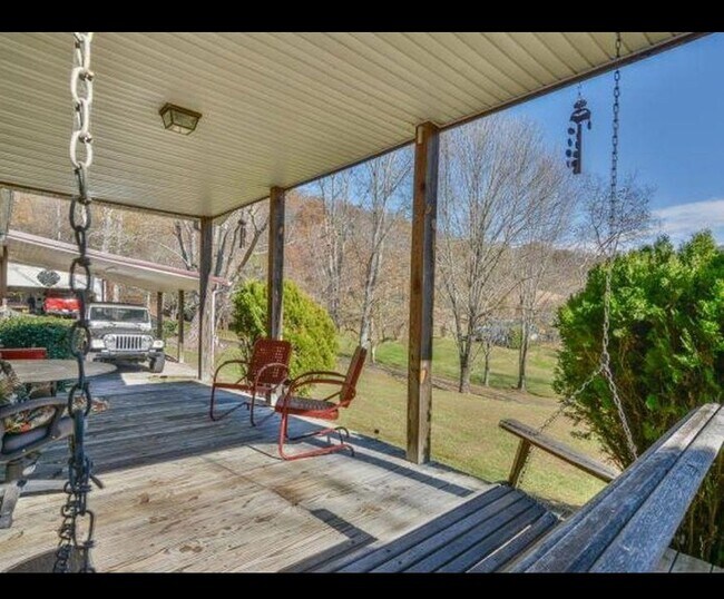 Building Photo - 492 Olinger Dr