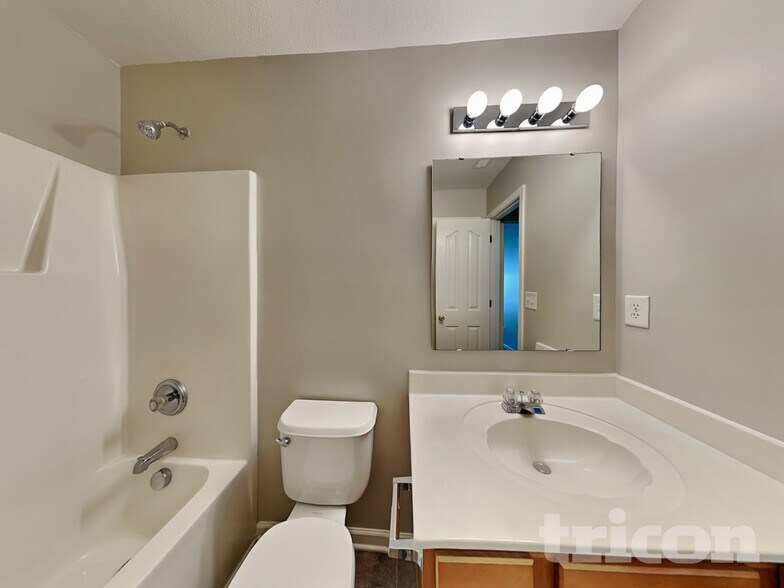 Building Photo - 142 Jacobs Woods Cir