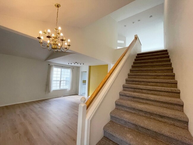 Building Photo - Fantastic Bethany Home with Attached Garag...
