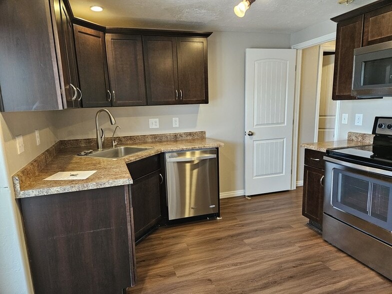 Building Photo - 4211 Lodge Pole Dr